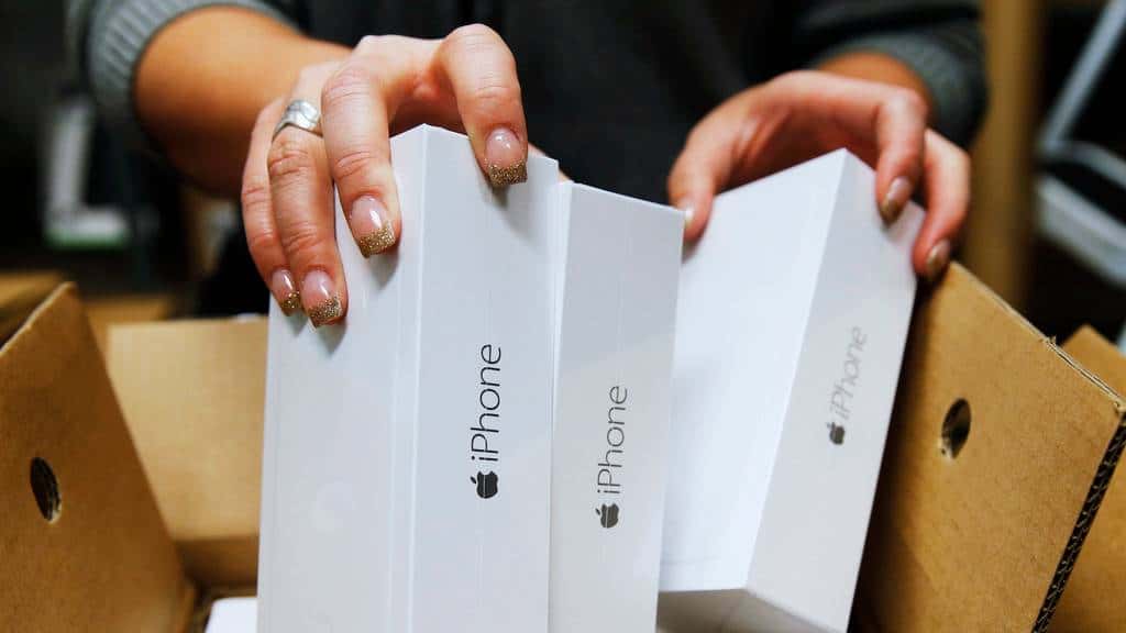 Fornecedor da Apple alerta para possível escassez de produtos devido a tarifas de Trump